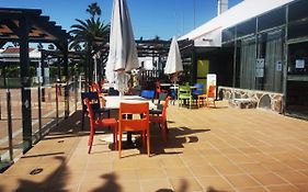 Private Room & Sunny Terrace